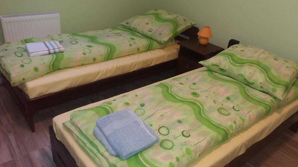 Noclegi Avoca Pyrzowice Luaran gambar