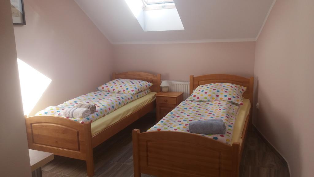 Noclegi Avoca Pyrzowice Luaran gambar